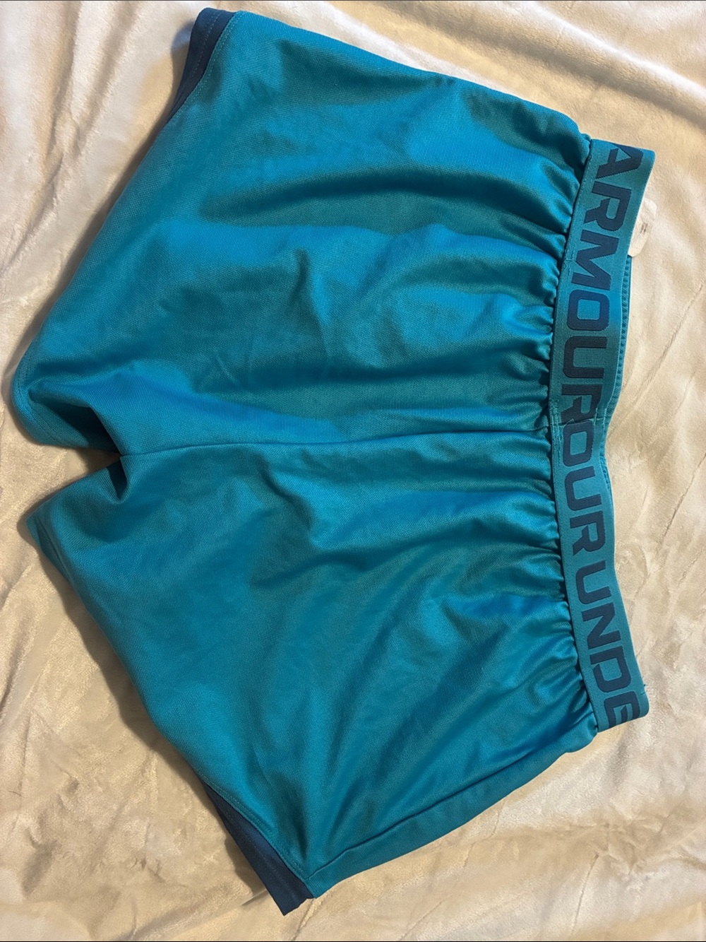 Shorts - Picture 3 of 4